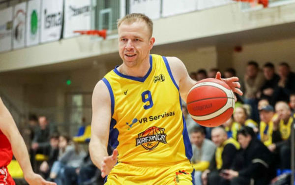 Українці за кордоном: Луценко, Анісімов, Місяць, Соколенко, Балабан