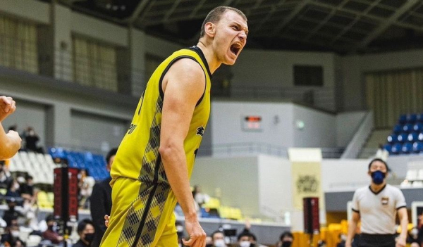 Українці за кордоном: Бояркін, Тітов, Антіпов, Беліков, Артамонов, Ягодін, Масленніков, Новицький