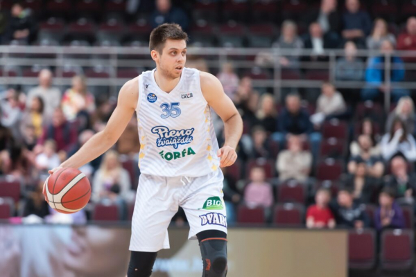 Українці за кордоном: Павлов, Ковальов, Войналович, Бринюк