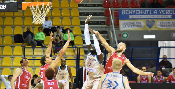 Будівельник вирвав перемогу над Шоле у першому матчі чвертьфіналу Кубка Європи ФІБА