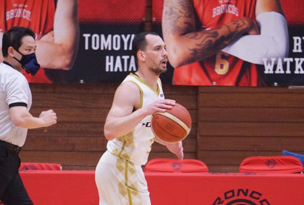 Українці за кордоном: Антіпов, Бояркін, Кожем&rsquo;якін, Кондраков, Пашкевич, Шеліст, Семерич, Ковальов