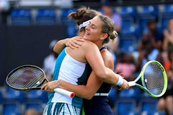 Костюк разом із Крейчиковою виграла парний турнір у Бірмінгемі