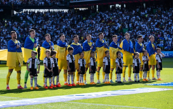 Україна визначилась із кольором форми на матч з Північною Македонією