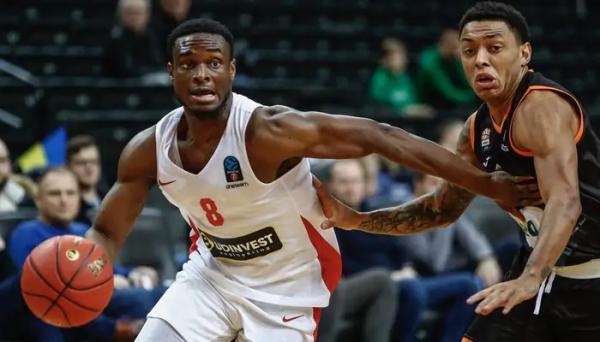 Прометей продовжив контракт із захисником Агадою