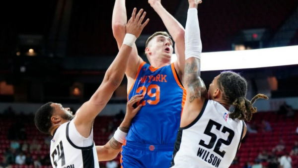 Дмитро Скапінцев зробив 7 підбирань в переможному матчі &ldquo;Нью-Йорка&rdquo; у Літній лізі НБА