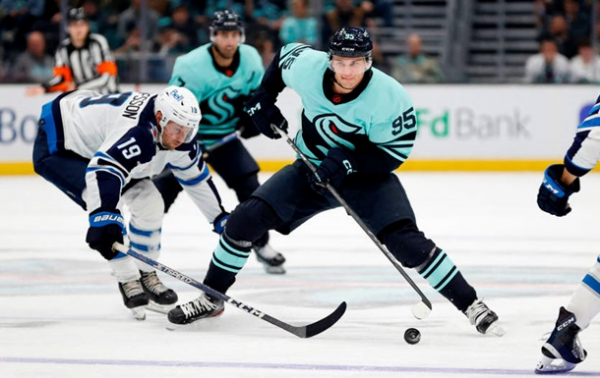 НХЛ: Бостон очолив таблицю, Тампа громить Вашингтон