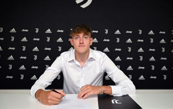 Ювентус підписав контракт з українцем