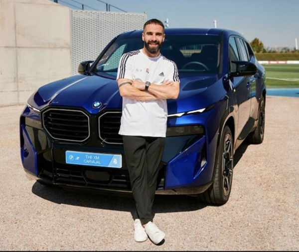 BMW роздав авто гравцям Реала