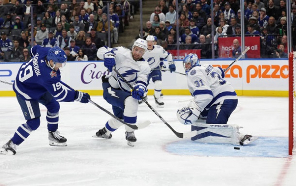 НХЛ: Торонто перериває програшну серію, Ванкувер б'є Едмонтон