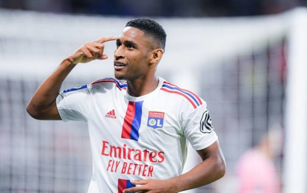 Тете за крок від переходу у Лестер