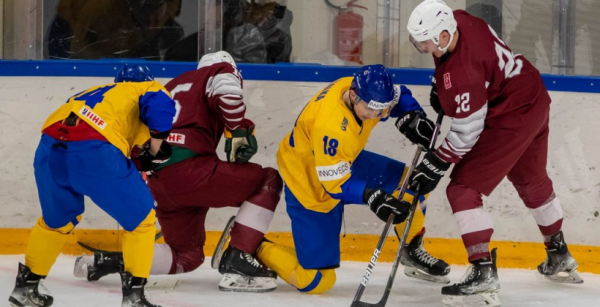 Збірна України з хокею в овертаймі програла у спарингу Латвії