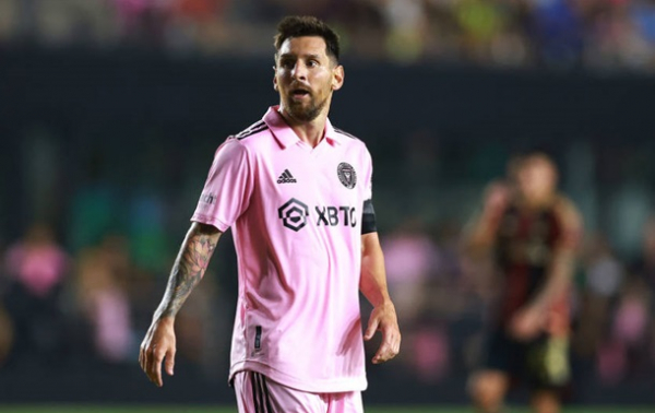 Мессі захопив своєю грою відому співачку