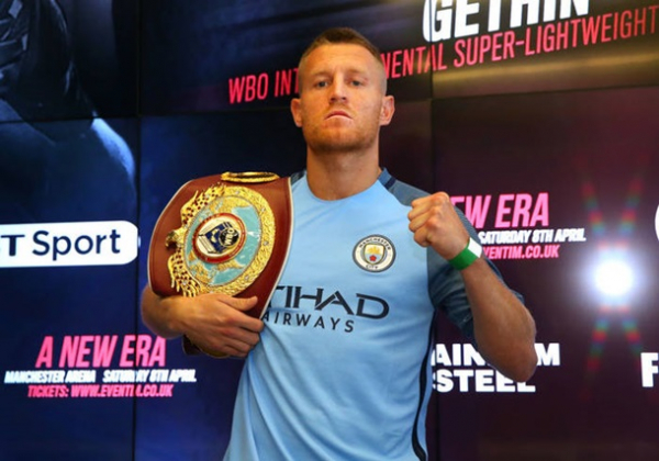 Екс-чемпіон світу з боксу "напав" на Голанна під час матчу АПЛ