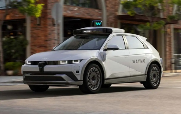 Waymo відкликає майже всі свої роботаксі через зіткнення з перешкодами