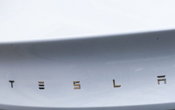 Tesla очолила рейтинг вживаних авто в Україні