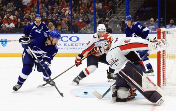 НХЛ: Чикаго перемагає вперше у сезоні