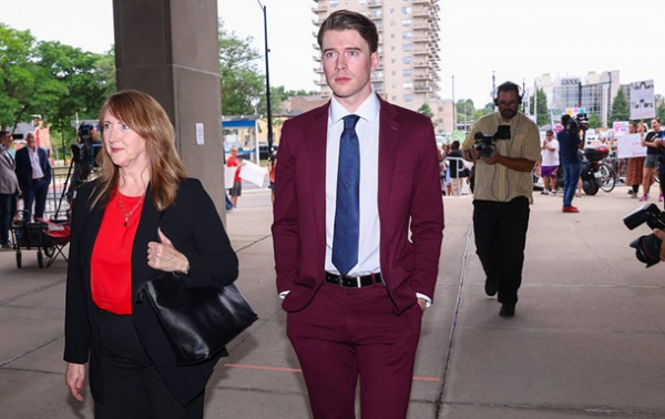 Скандал навколо ексворотаря НХЛ: гравець не підписуватиме нову угоду