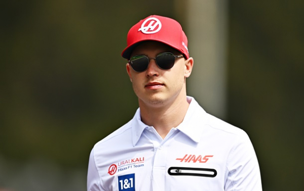 Російського пілота Формули-1 вигнали із нічного клубу Російського пілота Формули-1 вигнали із нічного клубу